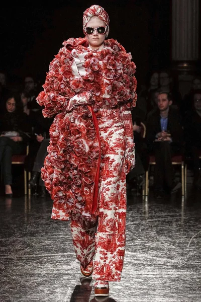 Look 32